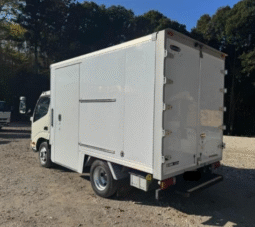 HINO  DUTRO  BOXBODY  TRUCK  2017