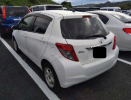TOYOTA  VITZ  2013