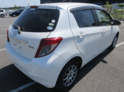 TOYOTA  VITZ  2012