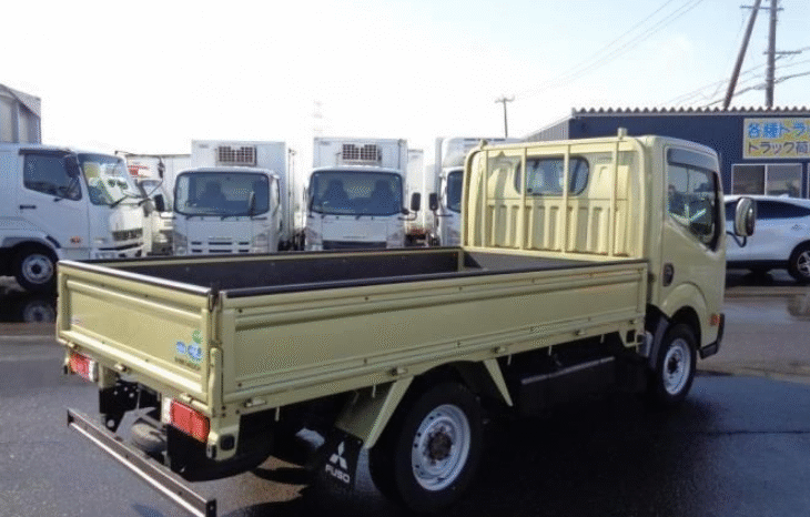 
								MITSUBISHI  CANTER  GUTS  2017 full									