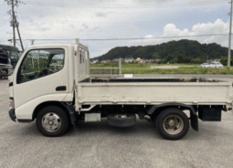 TOYOTA  DYNA  2004