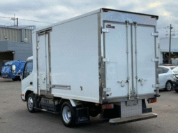 HINO  DUTRO  REFRIGERATED  TRUCK  2015