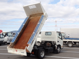 HINO DUTRO  DUMP  TRUCK  2011