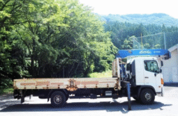 HINO  RANGER  CRANE  TRUCK  2011
