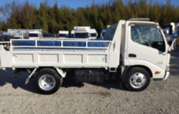 HINO  DUTRO  DUMP  TRUCK  2010