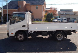 HINO DUTRO FLATBODY TRUCK 2011