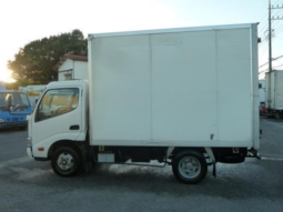 TOYOTA DYNA TRUCK 2012