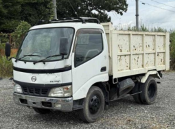 HINO  DUTRO  DUMP  TRUCK  2003