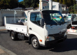 HINO DUTRO FLATBODY TRUCK 2011