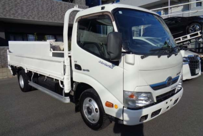 
								HINO DUTRO TRUCK 2011 full									