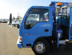 ISUZU  ELF  CRANE  TRUCK  2004