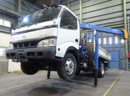HINO  DUTRO  CRANE  TRUCK  2003