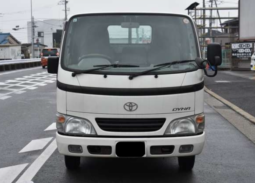 TOYOTA DYNA FLATBODY TRUCK 2006
