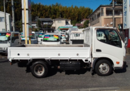 HINO DUTRO FLATBODY TRUCK 2011