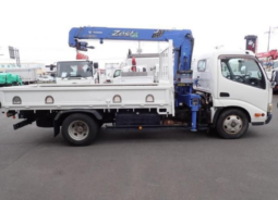 HINO  DUTRO  CRANE  TRUCK  2011