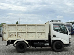 HINO  DUTRO  DUMP  TRUCK  2003