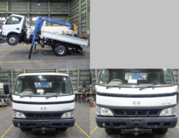 HINO  DUTRO  CRANE  TRUCK  2003