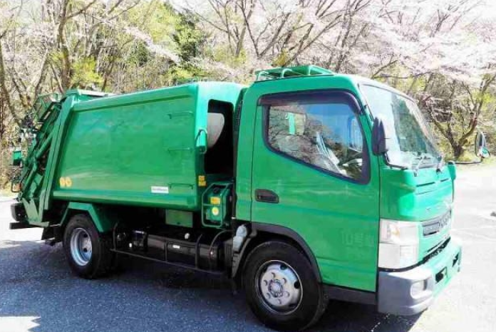 
								MITSUBISHI CANTER TRUCK 2012 full									