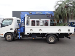 HINO  DUTRO  CRANE  TRUCK  2011